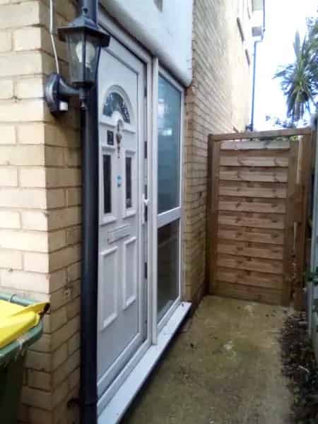 3 Bedroom Semi Detached House Large Gardens Potential to Extend