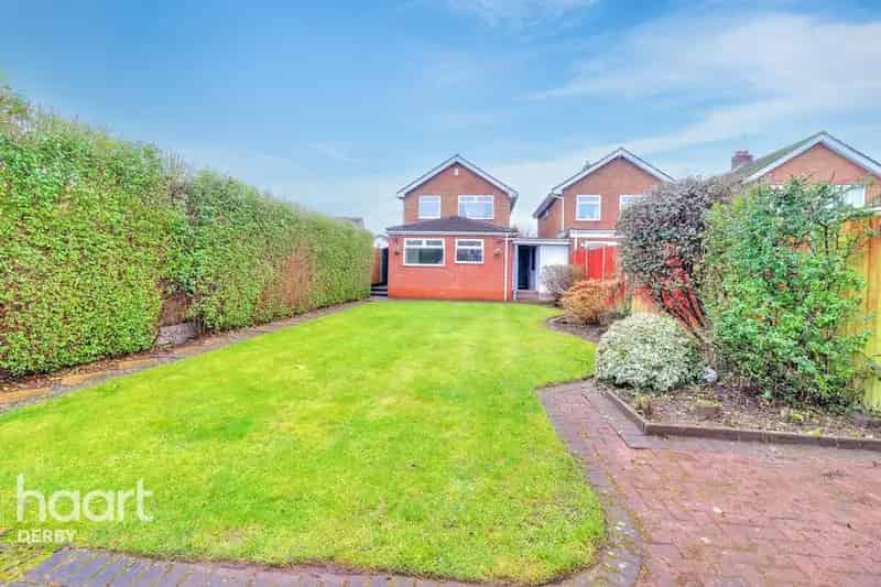 3 Bedroom Detached House For Sale - No Sale No Fee