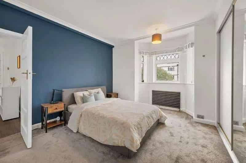 2 bed flat for sale