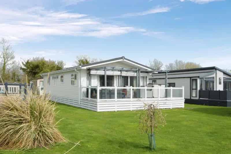 3 Bedroom Detached House for Sale in Cotswold Water Park