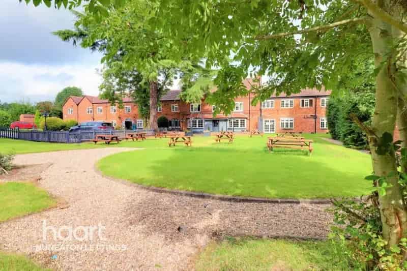 1 Bedroom Apartment to Rent in 13th Century Grade II Listed Building