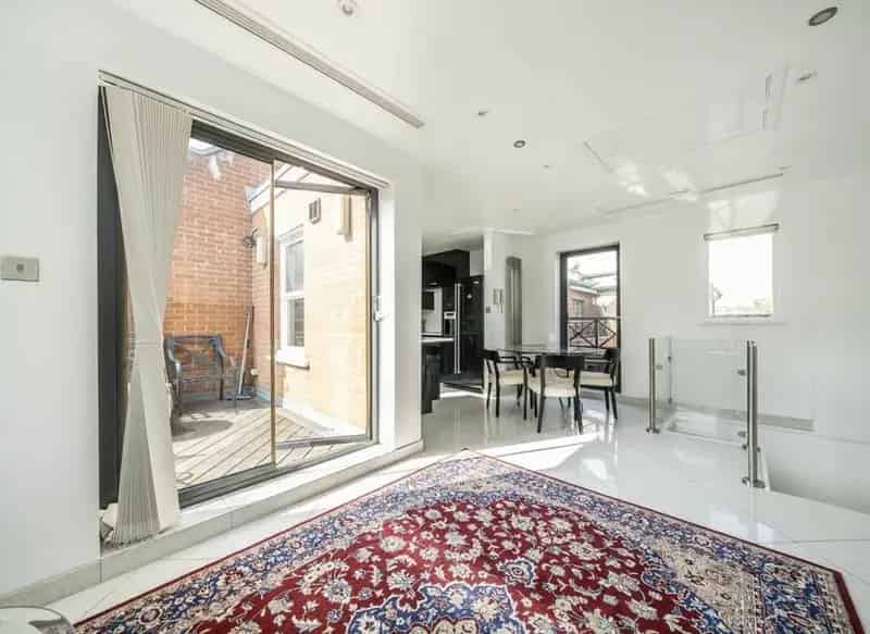 Bloomsbury Penthouse Apartment with Concierge