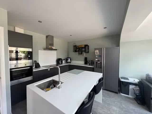 Three Storey Townhouse Family Home Zero Deposit Available