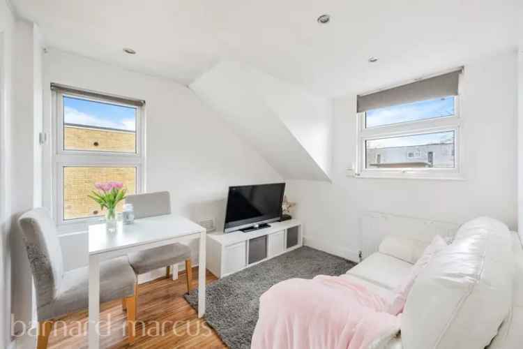 2-Bedroom Flat with Communal Garden and Allocated Parking