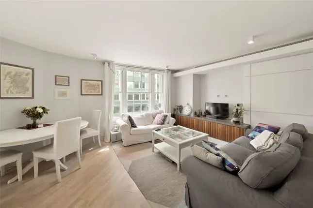 Covent Garden 2-Bedroom Apartment  Balcony Air Conditioning