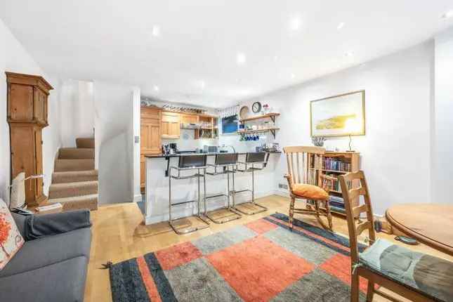 Cottage to rent in Hampstead Grove, Hampstead, London NW3