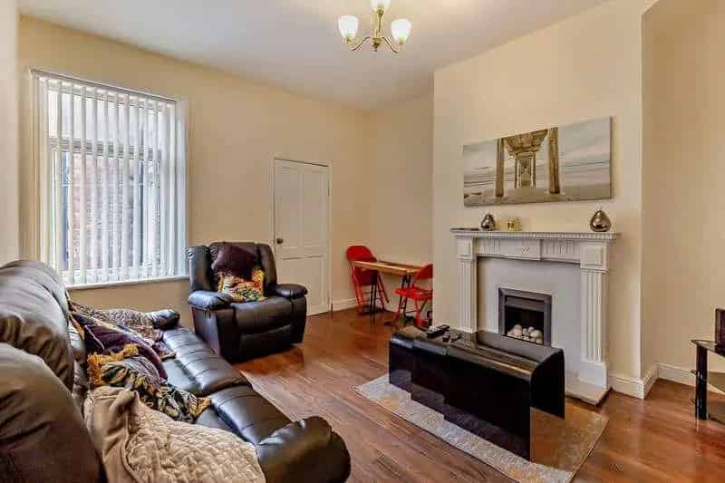2 Bed Maisonette Gateshead - No Forward Chain