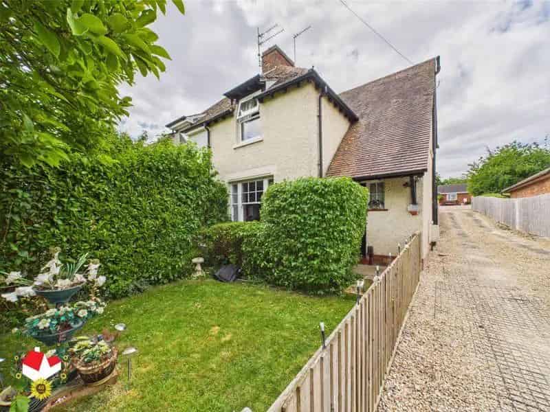 2 bedroom semi-detached house for sale