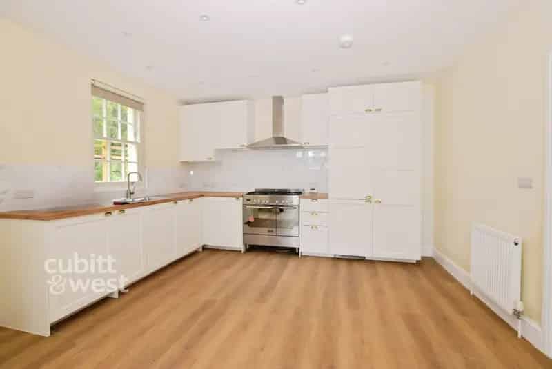 2 Bedroom Semi Detached House to Rent
