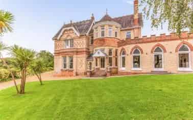 Heale House: Stunning Period Home with Extensive Grounds