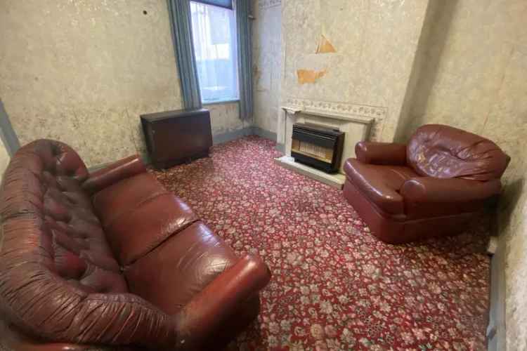 Spacious 3-Bedroom Terraced House - Ideal Investment