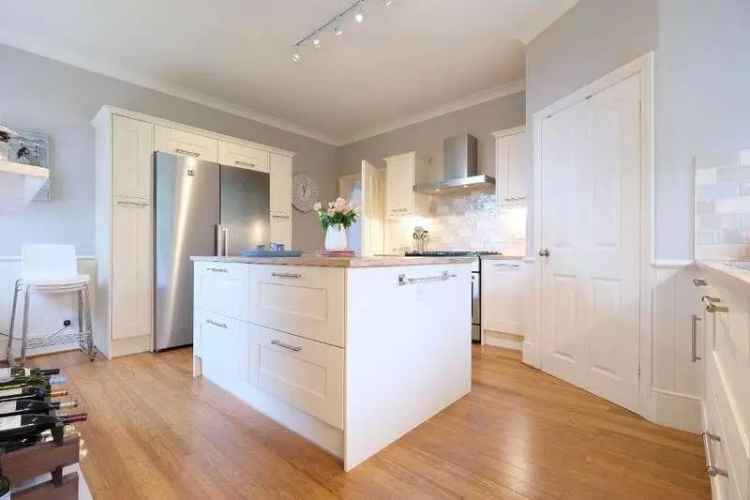 3 Bed Flat for Sale in Malvern Hills with Stunning Views