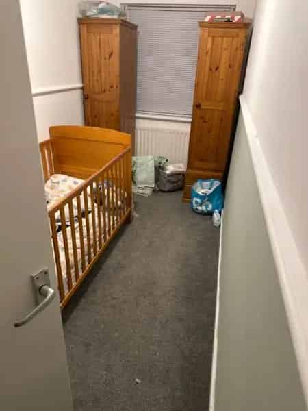 Spacious Flat with Garden Access and Convenient Transport Links