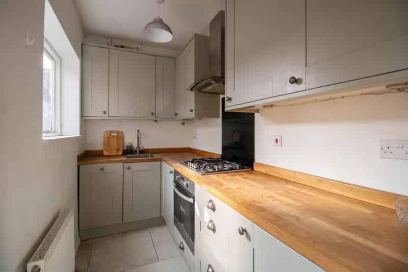 2 Bedroom Terraced House for Sale Near Cambridge Station