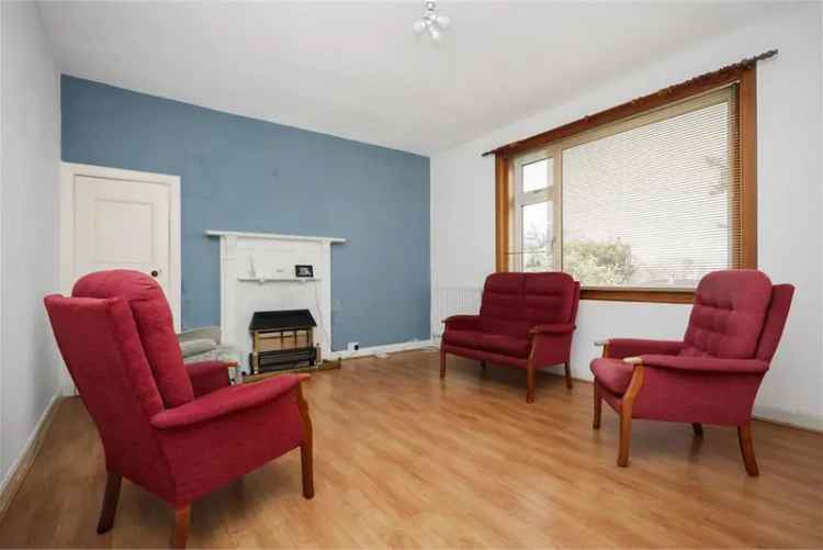 3 Bed Detached Bungalow with Conservatory and Large Attic