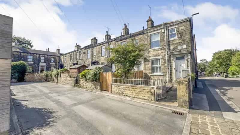 Immaculate 1 Bedroom House For Sale in Farsley