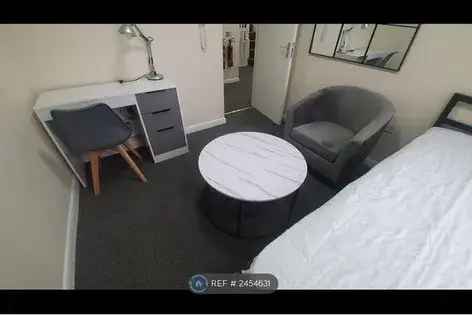 1 Room Manchester City Center - Students Professionals Welcome