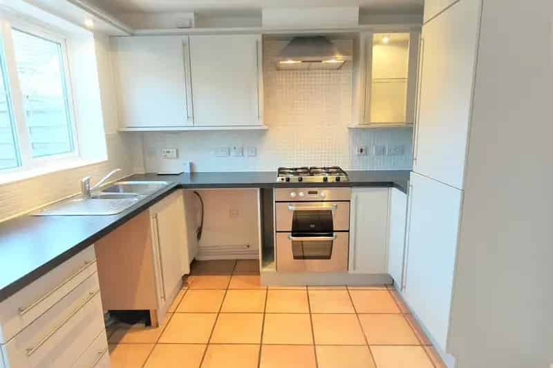 Luxury 3-Bedroom House with Garden and Garage