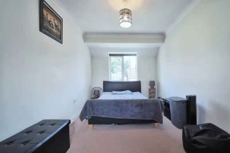 Three Bedroom Semi-Detached House Tidworth
