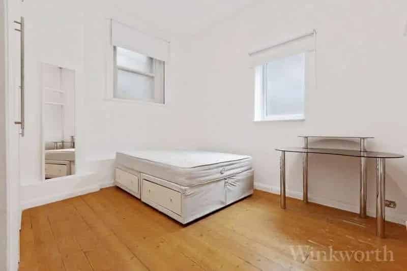 3 bed flat for sale
