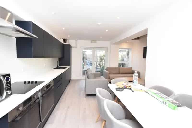 4 Bedroom Terraced House Bills Included Fully Furnished