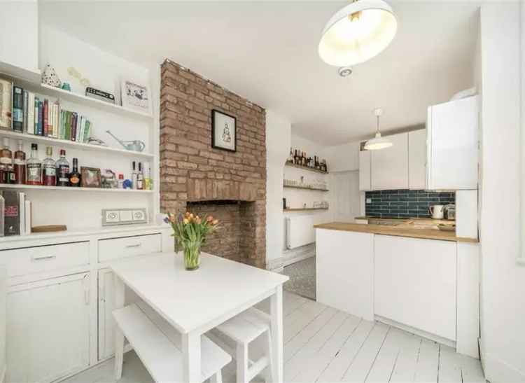 Flat For Sale in London, England