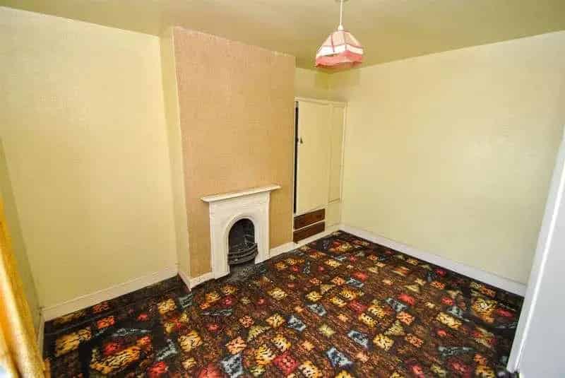 2 Bed House for Sale Renovation Project Near High Streets