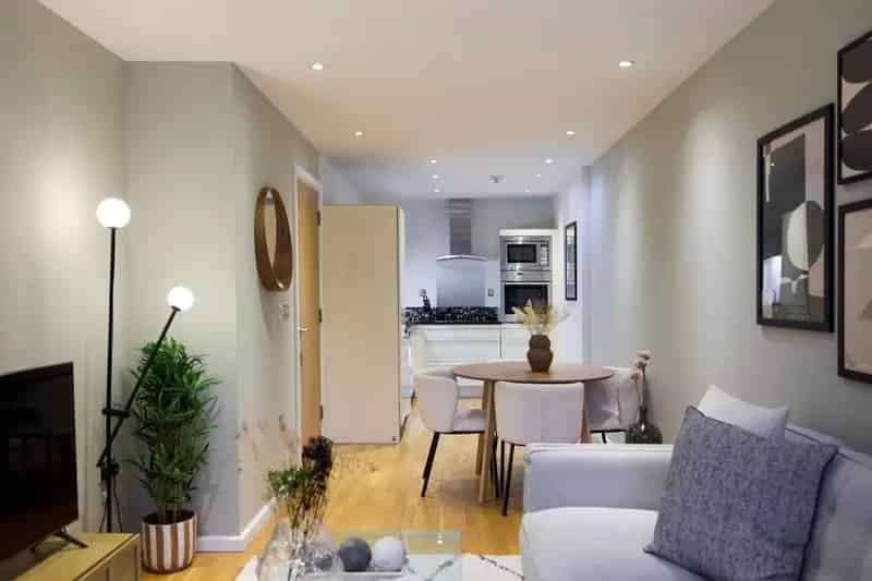 One Bedroom Canary Wharf Apartment Stunning City Views Two Balconies