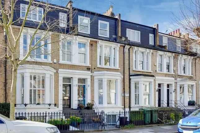 Maisonette to rent in Barclay Road, Fulham, London SW6