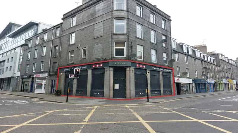 High Standard Retail Unit - 35 Covers - Ready to Occupy
