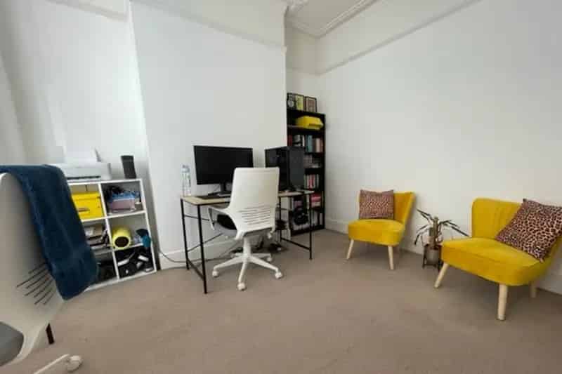 Birkenhead Town Centre Mid-Terraced House 2 Beds