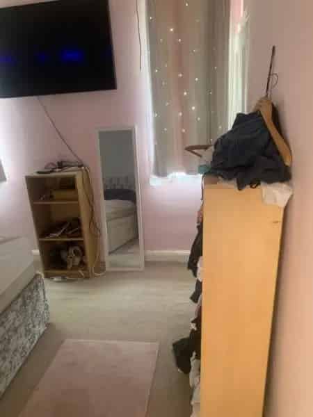 Large 3 Bed Corner House with Driveway and Gardens