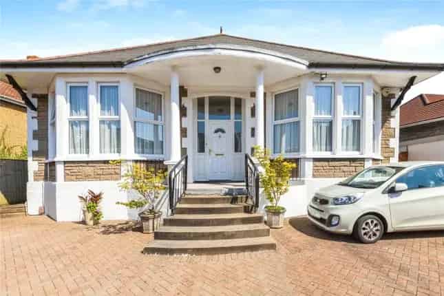Spacious Detached Bungalow for Sale in Bristol BS4