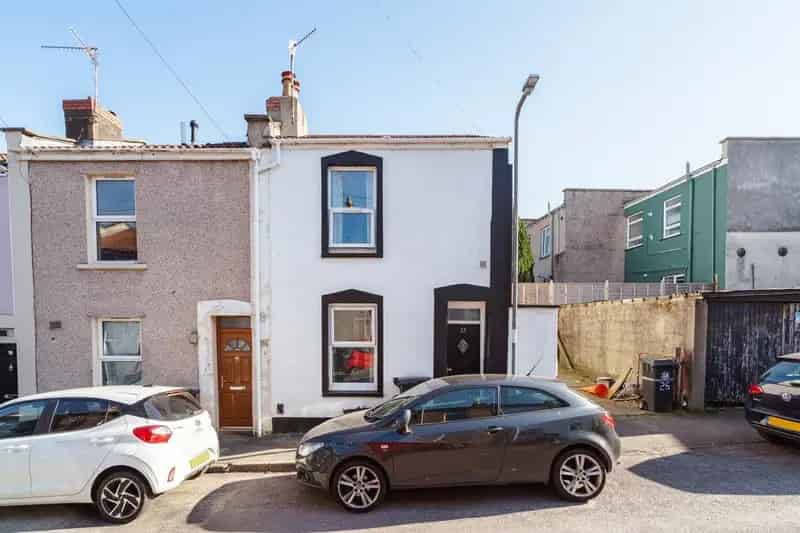 2 Bedroom End of Terrace House for Sale
