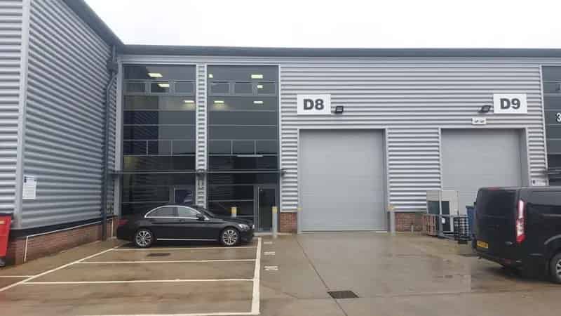 Industrial Warehouse Unit with Mezzanine Office Space for Lease