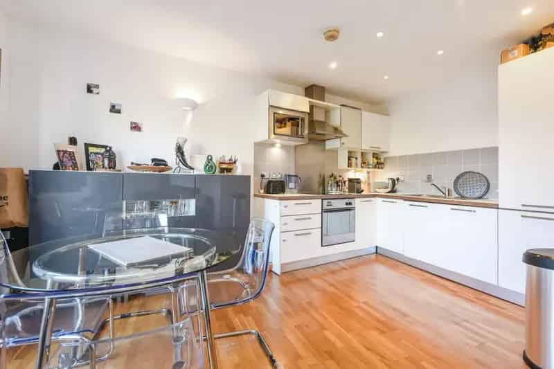 2 Bedroom Flat for Sale in East Putney