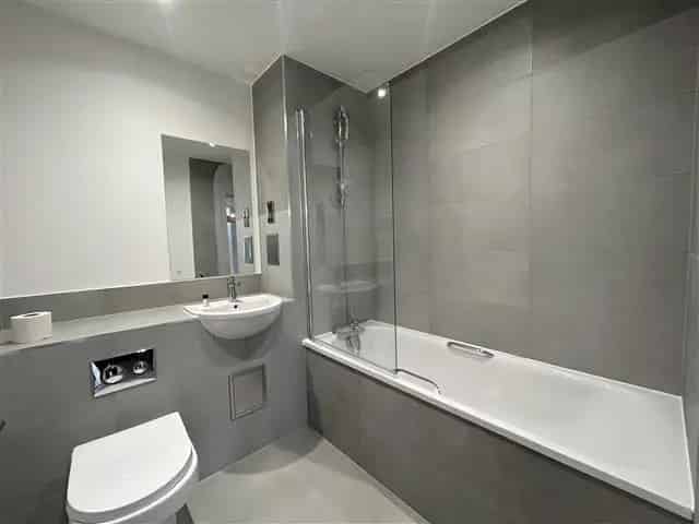 Luxury 1-Bed Apartment near Bletchley Train Station