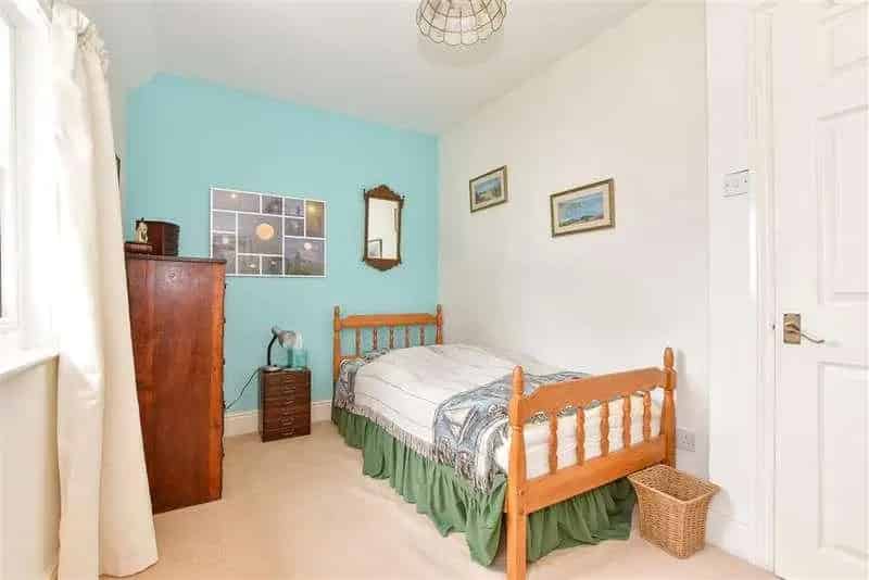 3 Bed House for Sale Near Totland Pier