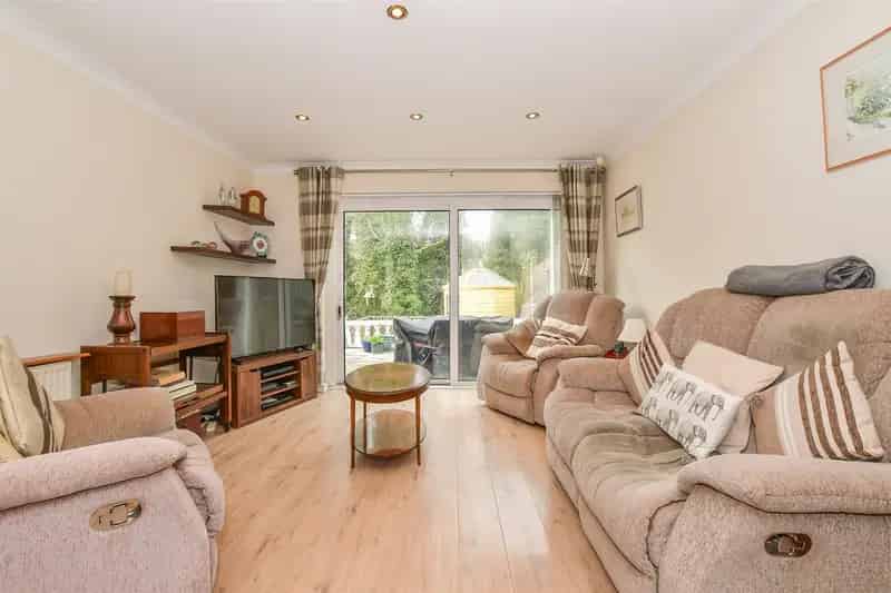 3 Bedroom Detached Bungalow near Hythe Beach