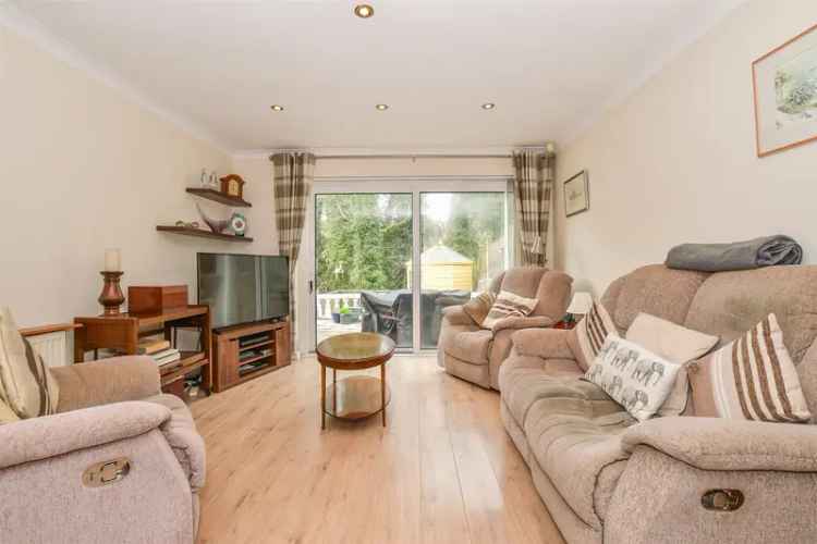 3 Bedroom Detached Bungalow near Hythe Beach