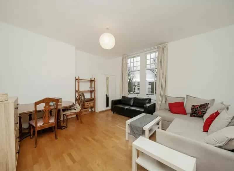 Spacious First Floor Apartment near Swiss Cottage NW3