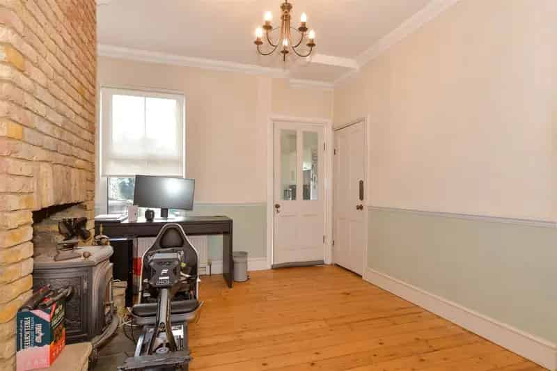 3 Bedroom Semi Detached House for Sale in Dartford
