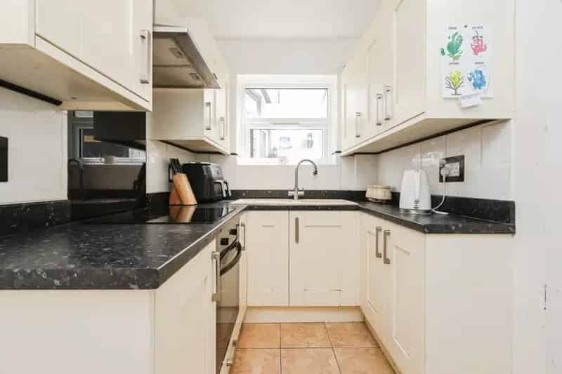 Charming 2-Bed House with Spacious Garden Ideal for First-Time Buyers