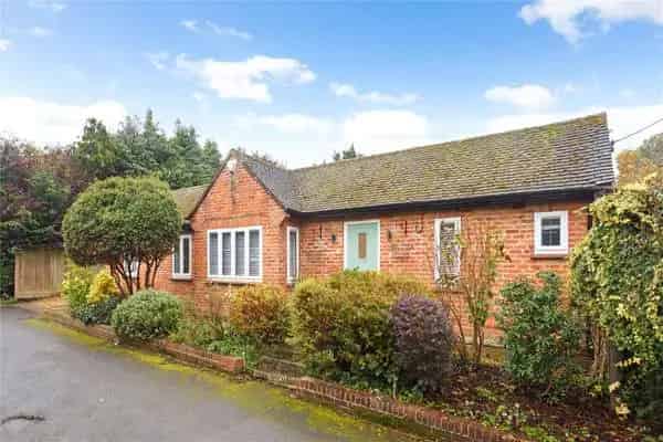 Charming 1930s Detached Home with Annexe and Private Garden