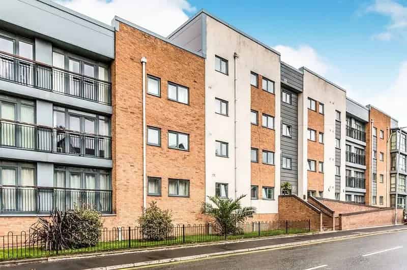 2 Bedroom Flat for Sale Manchester M14