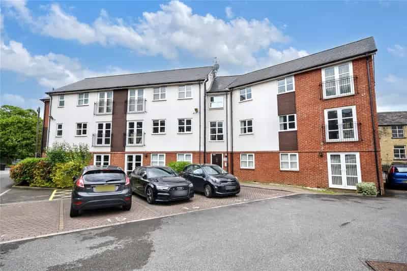 Two Bedroom Ground Floor Apartment Bramley Part Furnished