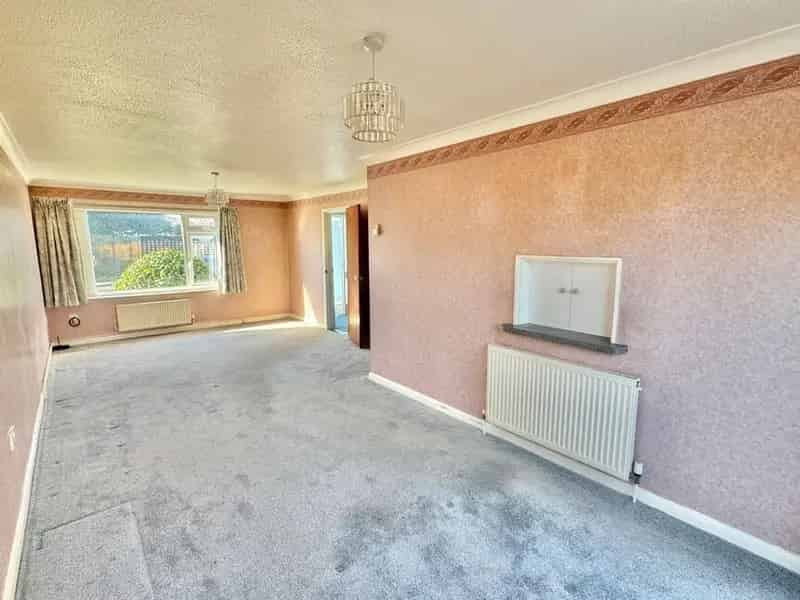 3 Bedroom Semi Detached House Folkestone Kent