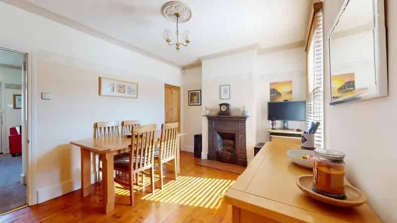 3 Bedroom House For Sale Gravesend