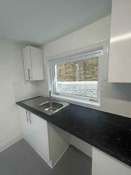 Flat For Rent in Leeds, England