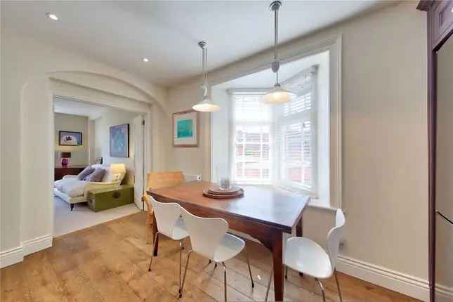 Flat for sale in Berkeley Place, Wimbledon, London SW19